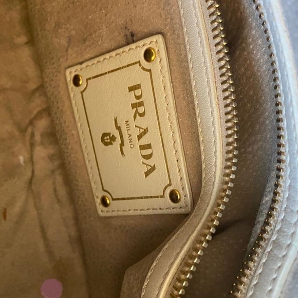 Authentic cream/white Prada shoulder bag used - Picture 12 of 16